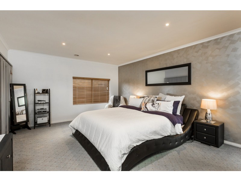 6 Titan Court, Lavington NSW 2641