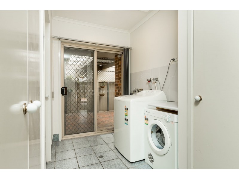 6 Titan Court, Lavington NSW 2641