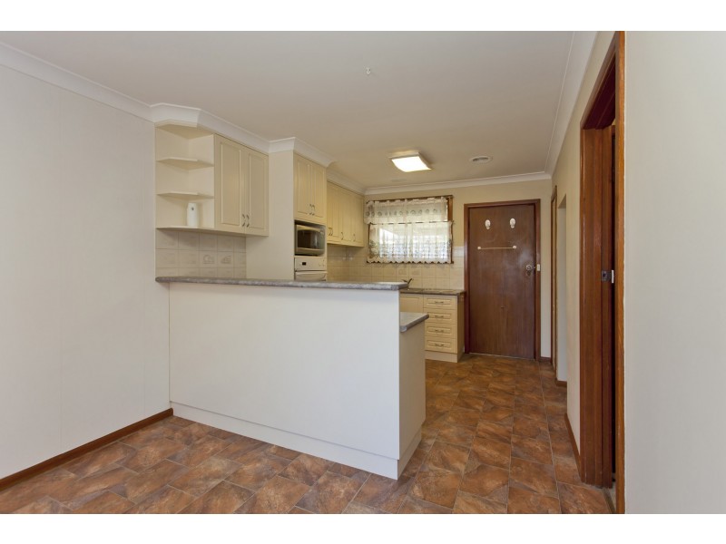 294 Cheyenne Drive, Lavington NSW 2641