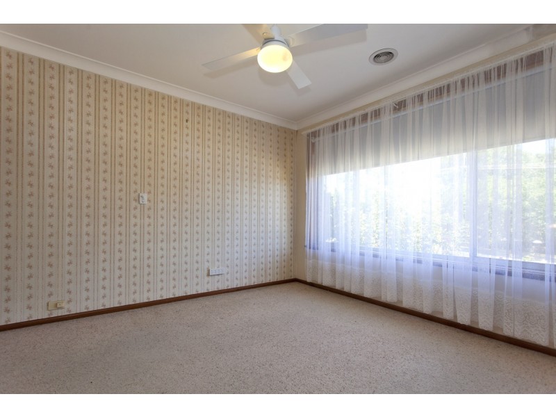 294 Cheyenne Drive, Lavington NSW 2641