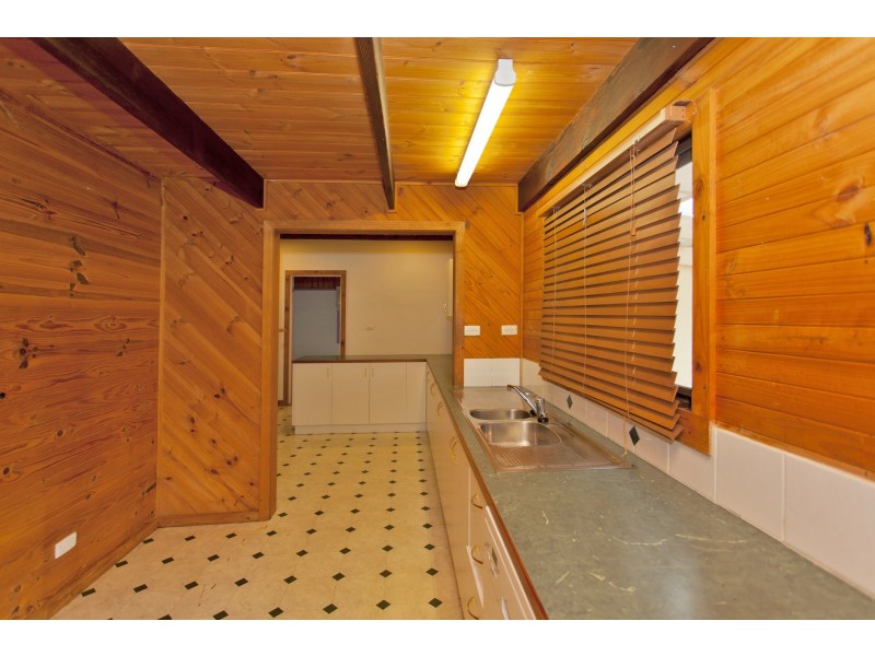 496 Alldis Avenue, Lavington NSW 2641