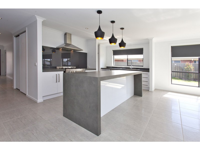 58 Wellington Drive, Thurgoona NSW 2640