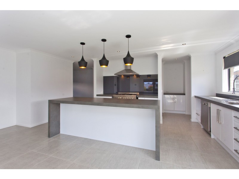 58 Wellington Drive, Thurgoona NSW 2640