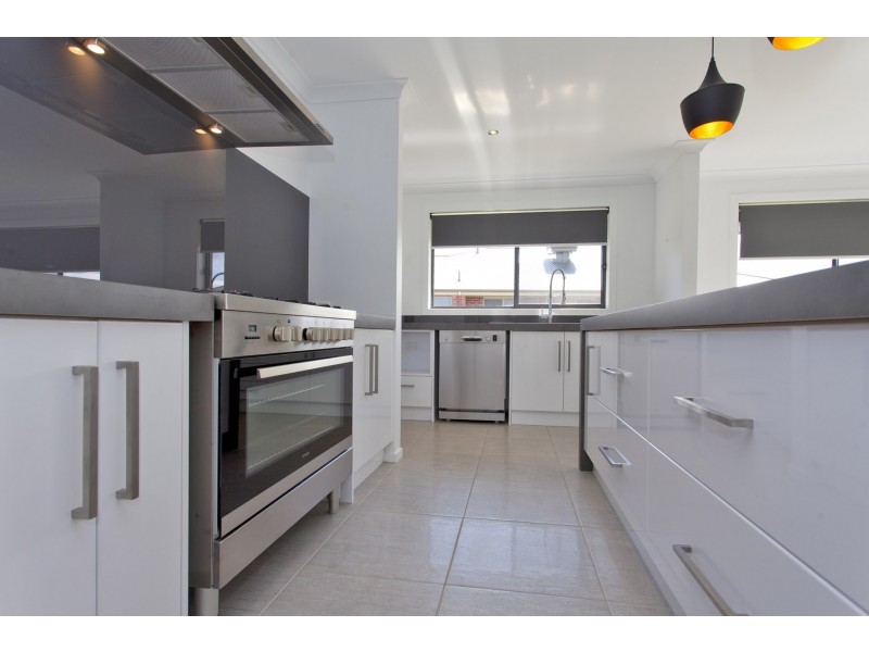 58 Wellington Drive, Thurgoona NSW 2640