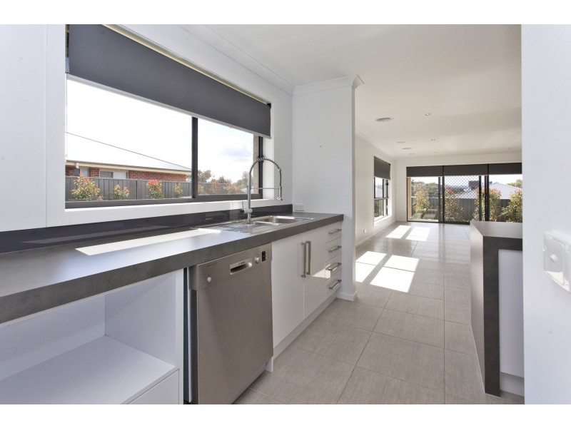 58 Wellington Drive, Thurgoona NSW 2640