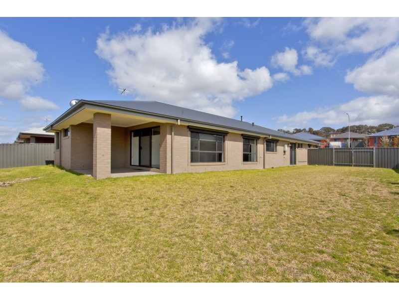 58 Wellington Drive, Thurgoona NSW 2640