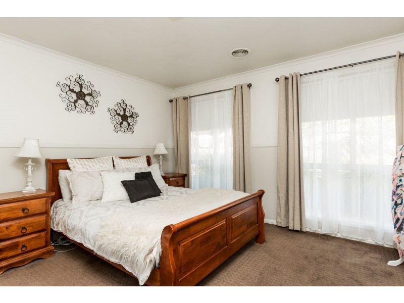 16 Mahogany Court, Thurgoona NSW 2640