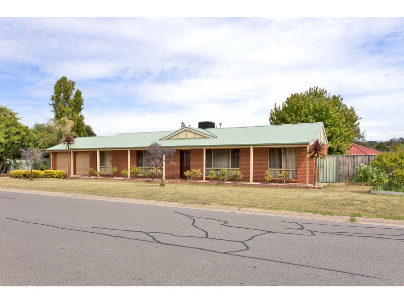 31 Honeysuckle Street, Thurgoona NSW 2640