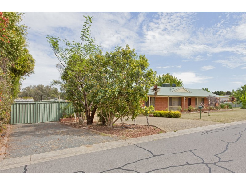 31 Honeysuckle Street, Thurgoona NSW 2640