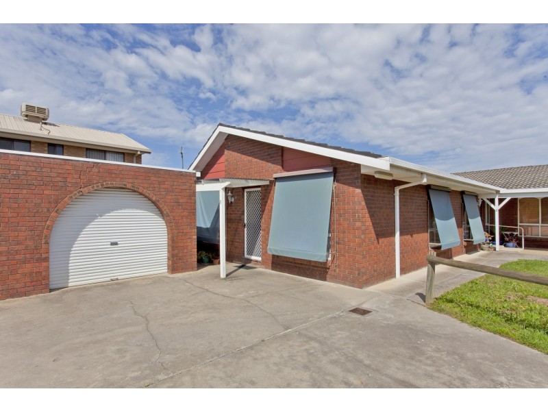 1/421 Bevan Street, Lavington NSW 2641