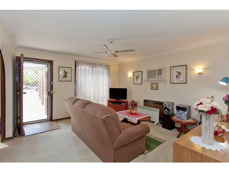 1/421 Bevan Street, Lavington NSW 2641