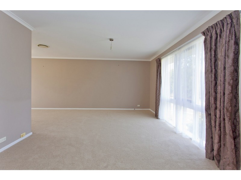 27 Hotham Circuit, Thurgoona NSW 2640