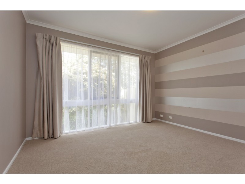 27 Hotham Circuit, Thurgoona NSW 2640