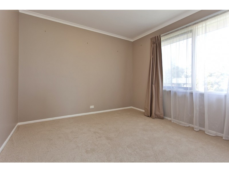27 Hotham Circuit, Thurgoona NSW 2640