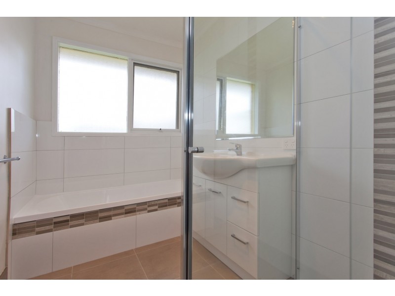 27 Hotham Circuit, Thurgoona NSW 2640
