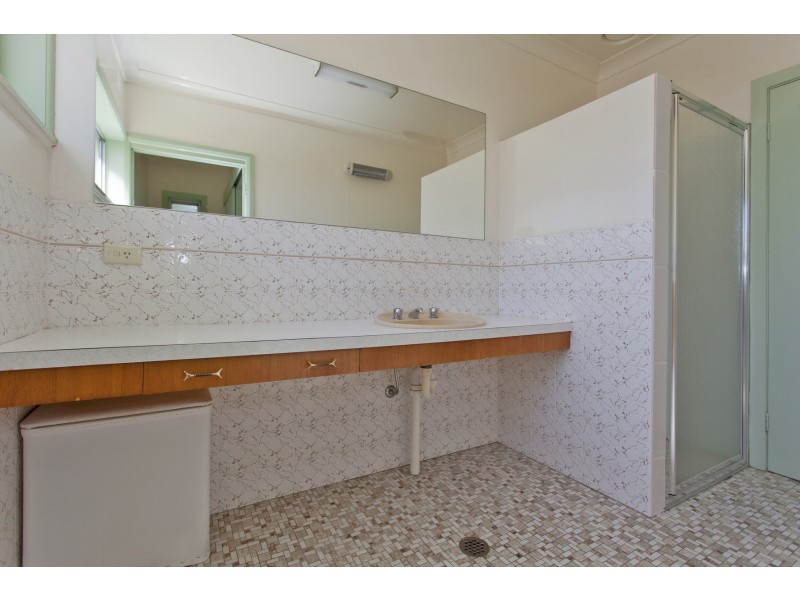 557 Hague Street, Lavington NSW 2641