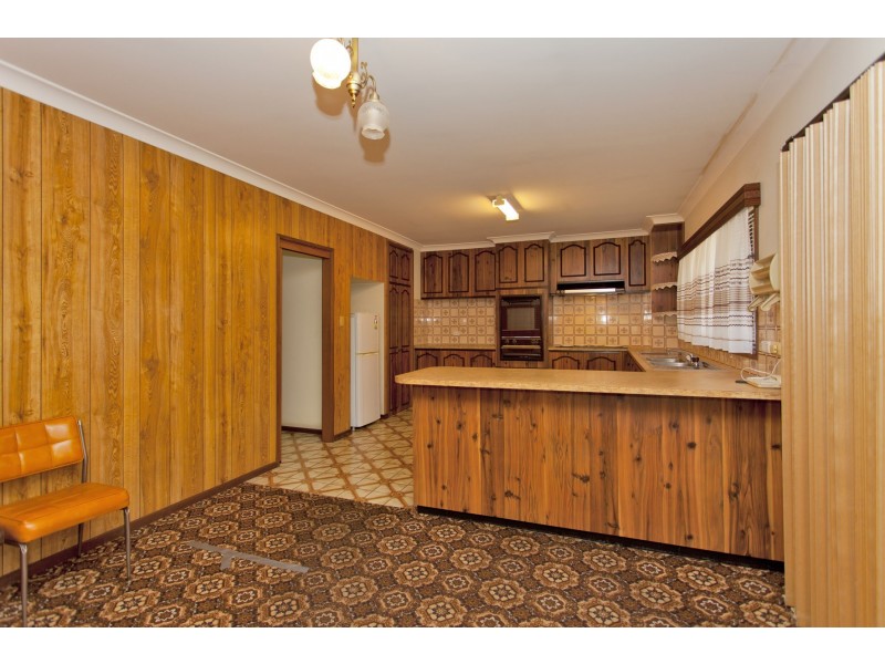 519 Kaitlers Road, Lavington NSW 2641