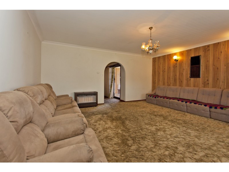 519 Kaitlers Road, Lavington NSW 2641