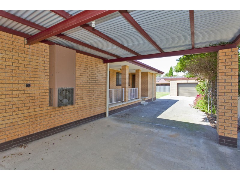 519 Kaitlers Road, Lavington NSW 2641