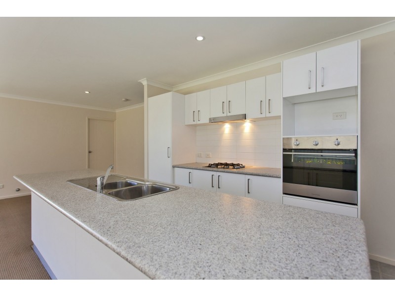 69 Royce Crescent, Lavington NSW 2641