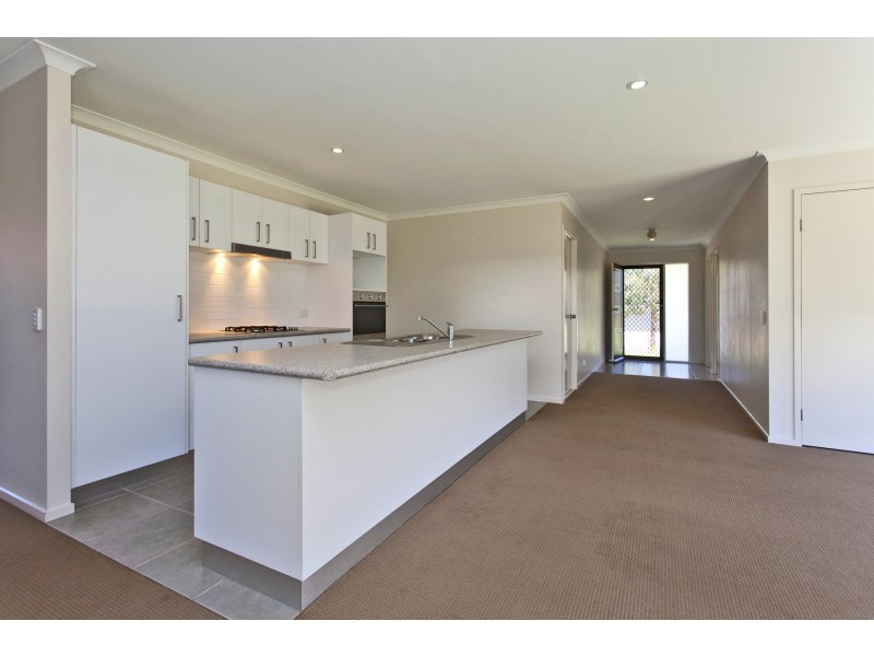 69 Royce Crescent, Lavington NSW 2641