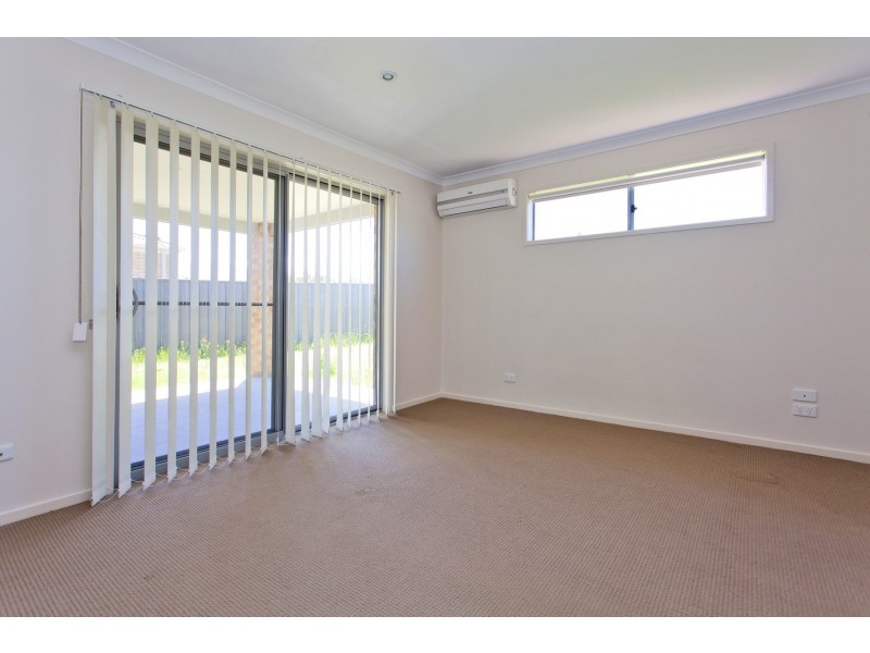 69 Royce Crescent, Lavington NSW 2641