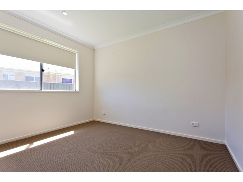 69 Royce Crescent, Lavington NSW 2641