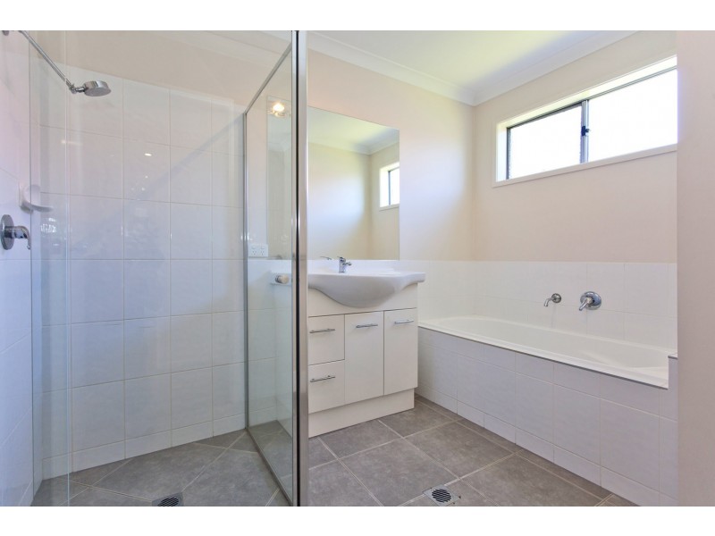 69 Royce Crescent, Lavington NSW 2641