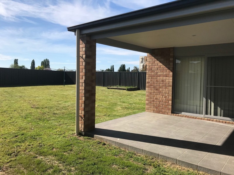 69 Royce Crescent, Lavington NSW 2641