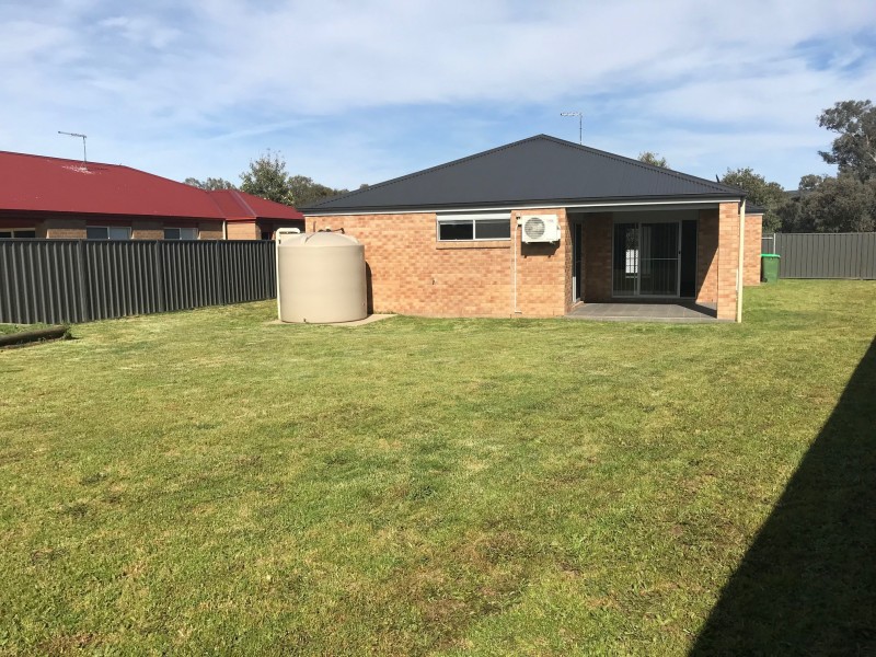 69 Royce Crescent, Lavington NSW 2641