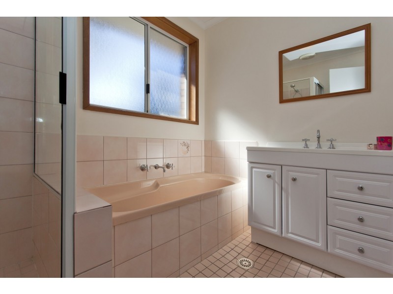 1/549 Roach Street, Lavington NSW 2641