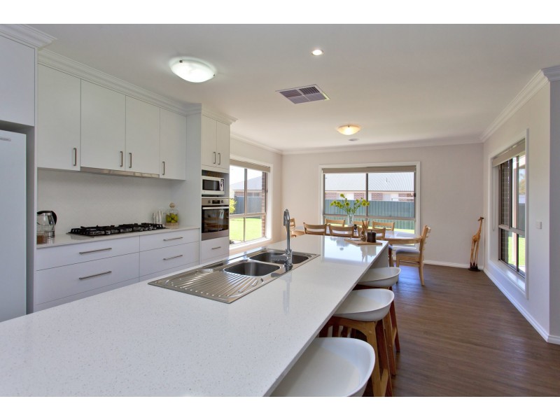 65 Litchfield Drive, Thurgoona NSW 2640