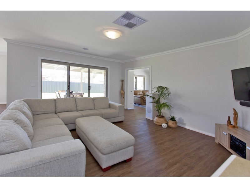 65 Litchfield Drive, Thurgoona NSW 2640