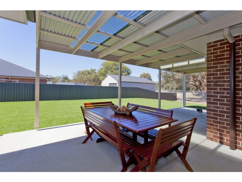 65 Litchfield Drive, Thurgoona NSW 2640