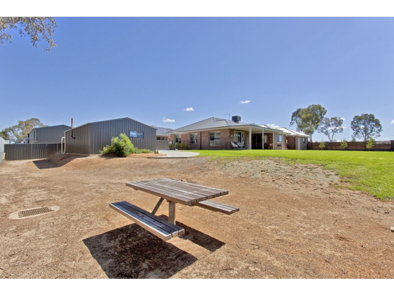 65 Litchfield Drive, Thurgoona NSW 2640