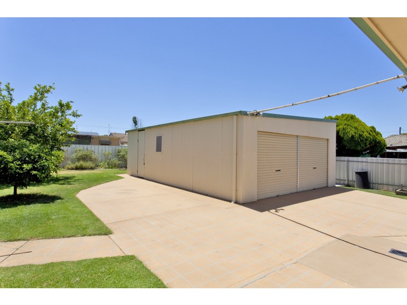 446 Bell Street, Lavington NSW 2641