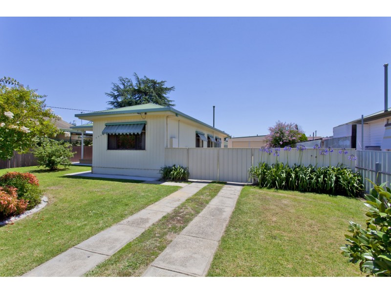 446 Bell Street, Lavington NSW 2641