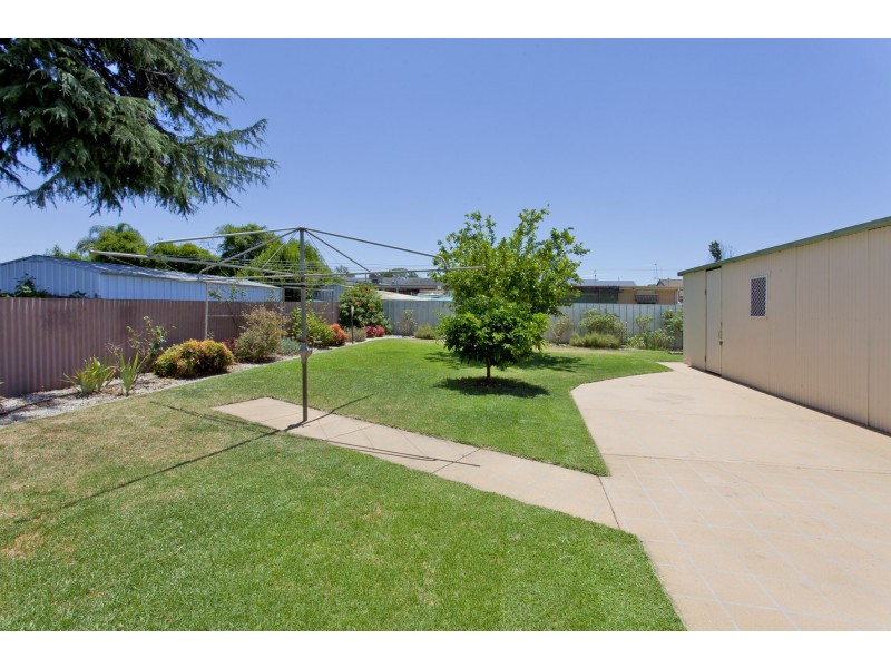 446 Bell Street, Lavington NSW 2641