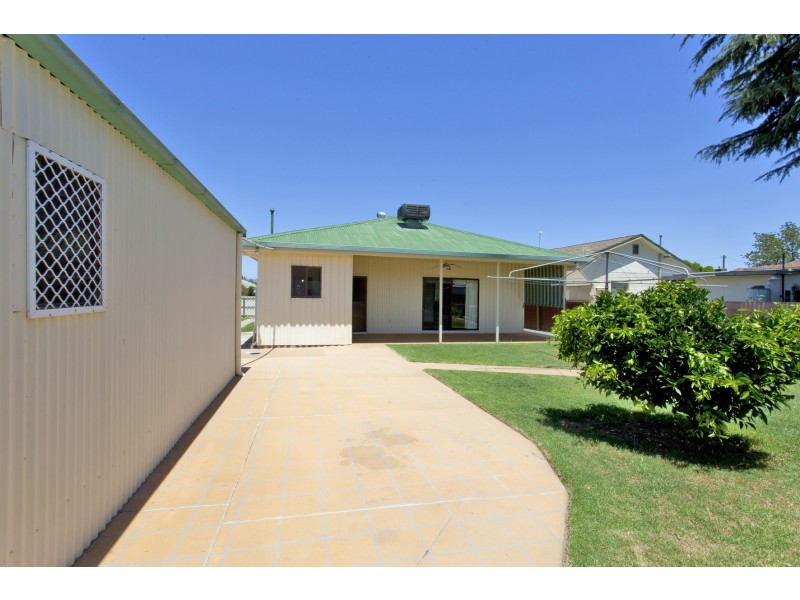 446 Bell Street, Lavington NSW 2641