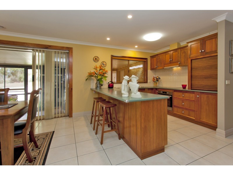 23 Wattle Way, West Albury NSW 2640