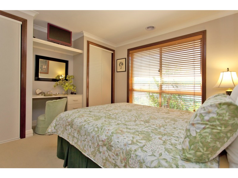 23 Wattle Way, West Albury NSW 2640