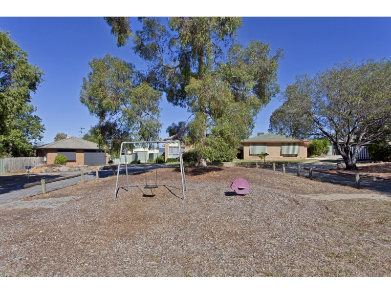 4 Budginigi Place, Thurgoona NSW 2640