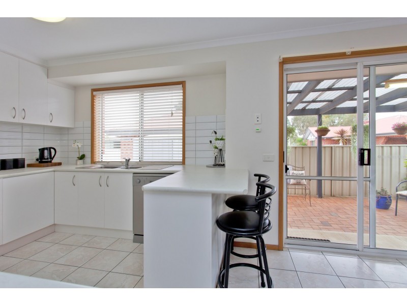 1/2 Creighton Court, Lavington NSW 2641