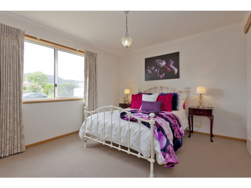 1/2 Creighton Court, Lavington NSW 2641