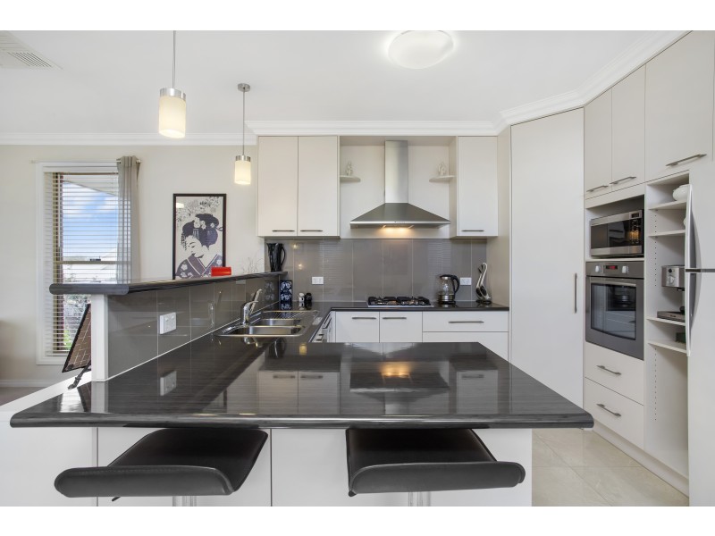 66 Honeyeater Circuit, Thurgoona NSW 2640