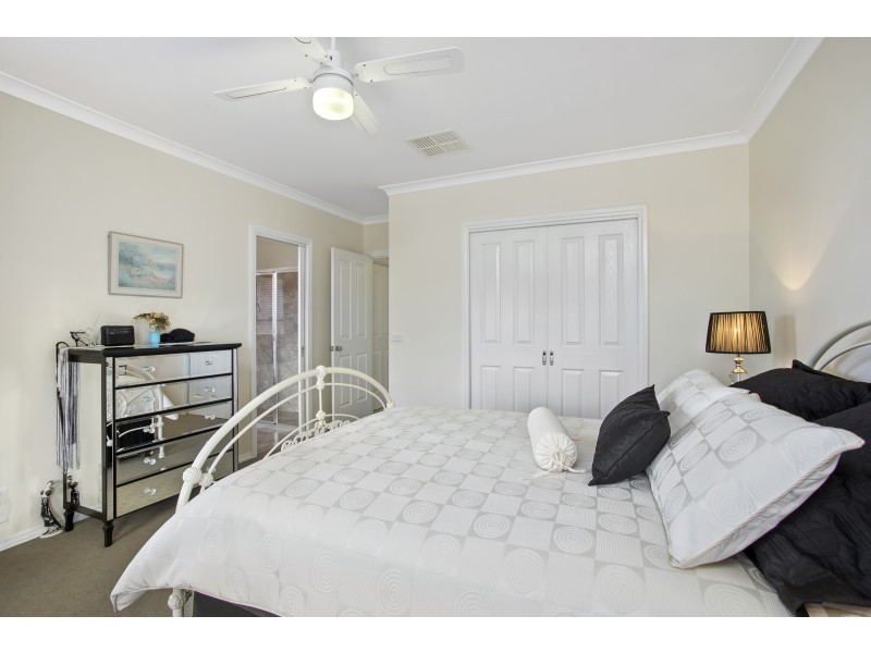 66 Honeyeater Circuit, Thurgoona NSW 2640