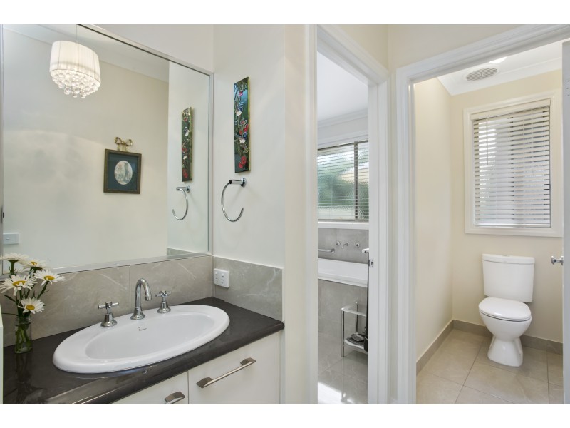 66 Honeyeater Circuit, Thurgoona NSW 2640