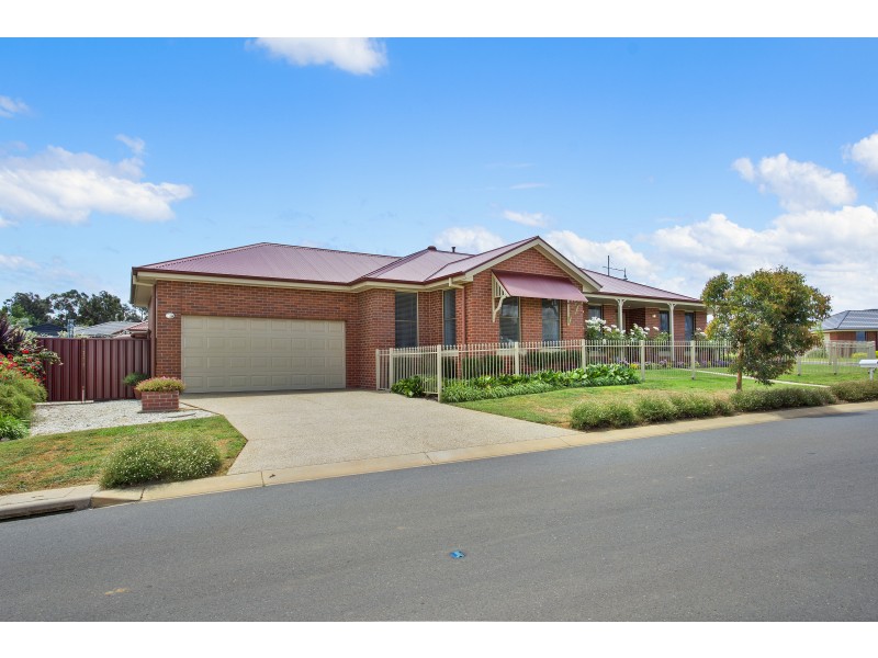 66 Honeyeater Circuit, Thurgoona NSW 2640