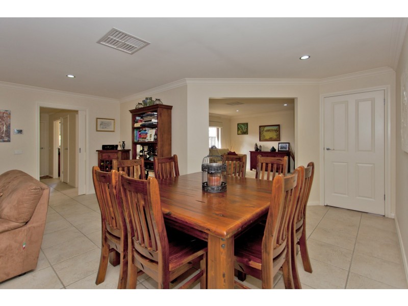 7 Redgum Court, East Albury NSW 2640