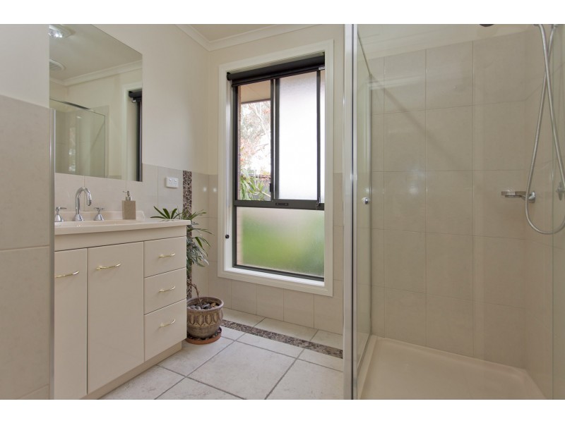 7 Redgum Court, East Albury NSW 2640